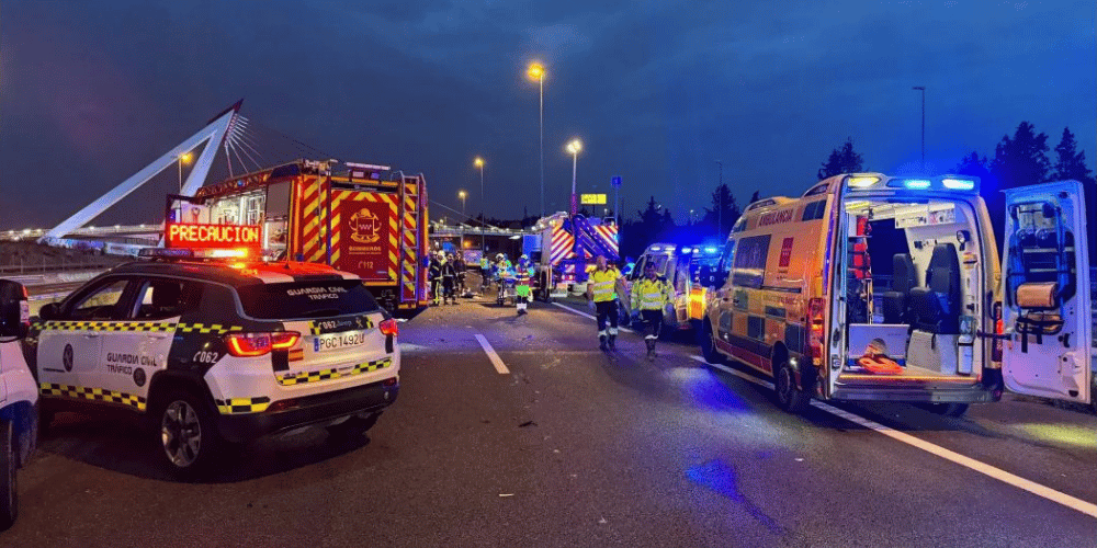 Tres muertos y dos heridos graves tras accidente con un kamikaze en Madrid