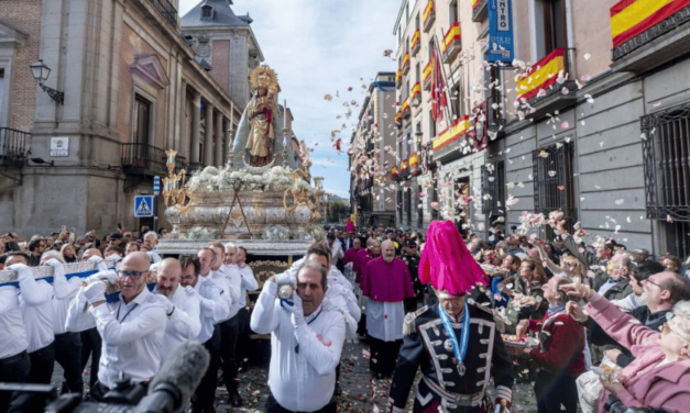 Fiestas de la Almudena en Madrid 2024: programación, dónde comprar la corona y conciertos gratuitos