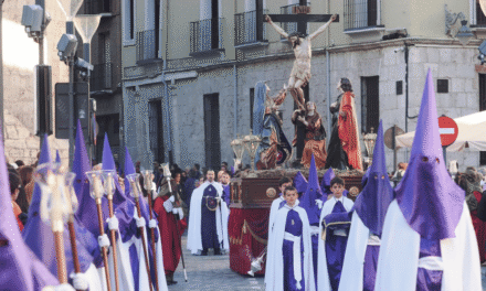 Procesiones de Viernes Santo: los pasos más simbólicos recorren las calles de España