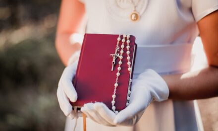 Vestidos y trajes de comunión en Canarias: lo más buscado este año