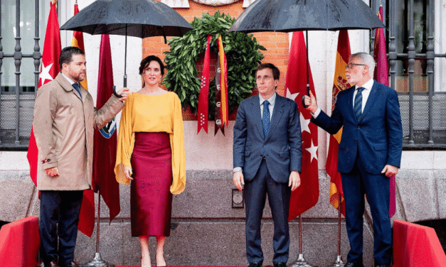 Madrid conmemora un Dos de Mayo con lluvias y tensiones políticas entre el Gobierno de Ayuso y la oposición