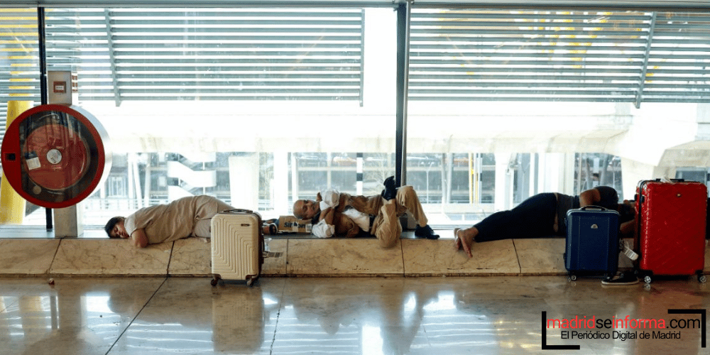 Personas sin hogar en el aeropuerto de Madrid: historias de supervivencia y falta de acceso a la vivienda