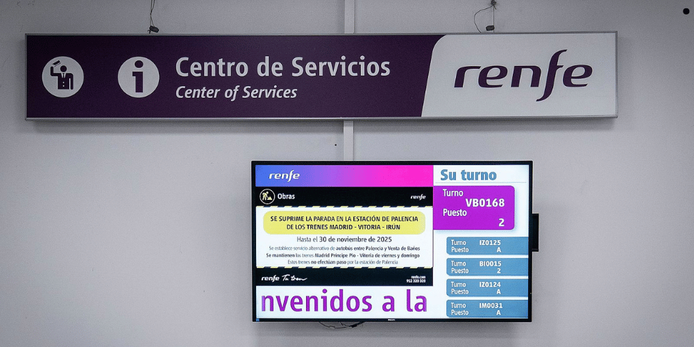 Tren Madrid-Galicia suspendido en estación Madrid por incendios forestales en Galicia