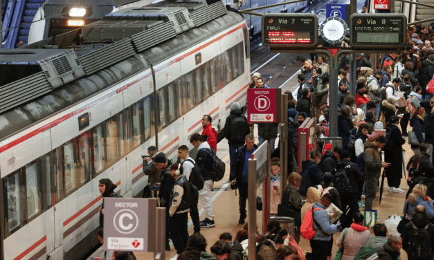 Huelga en Cercanías: Solo el 62% de servicios mínimos, colapso en Madrid y Barcelona | Día 1
