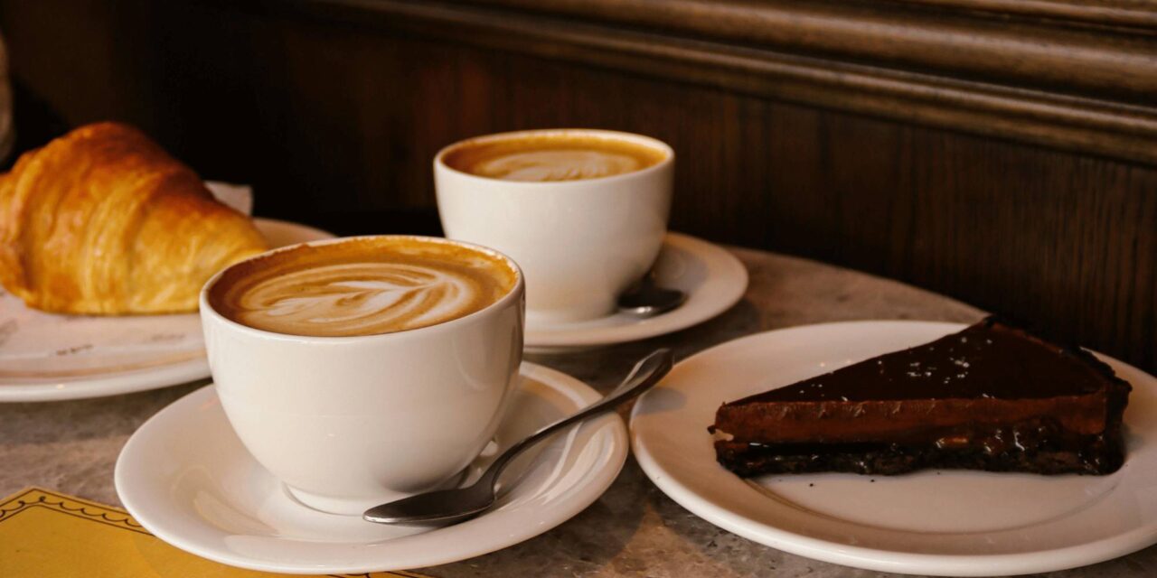 Sabores auténticos canarios: Disfruta tartas caseras con el mejor café fresco